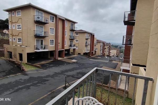 Introducing a Charming 3-Bedroom Apartment in the Secure SASH ON OAKS Complex! Verulam 

Welcome to your new home in the heart of ...