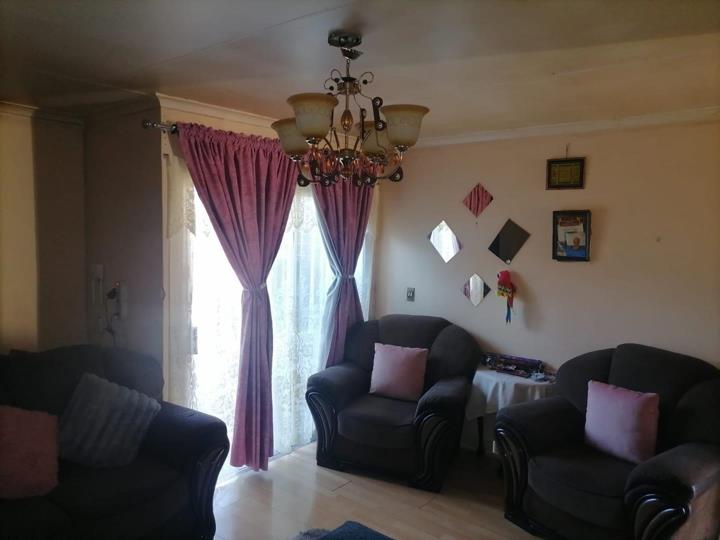 Listing number: P24-117294130, Image number: 2