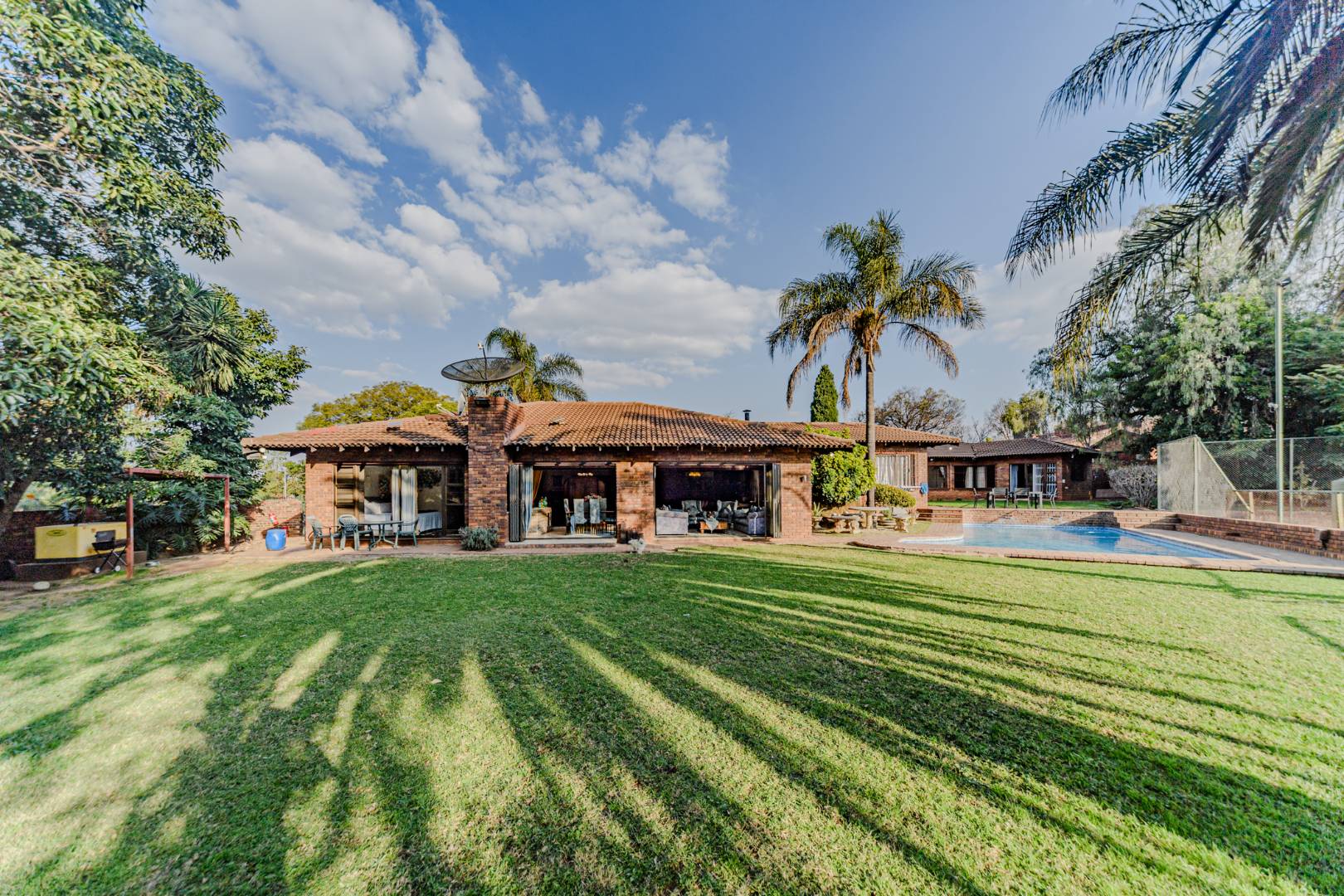 6 Bedroom House for sale in Randpark Ridge - P24-117296052