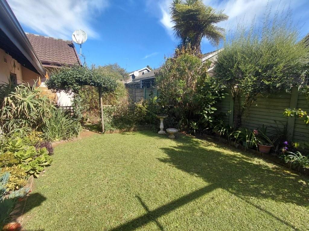 2 Bedroom Townhouse for sale in Howick Central - P24-117296756