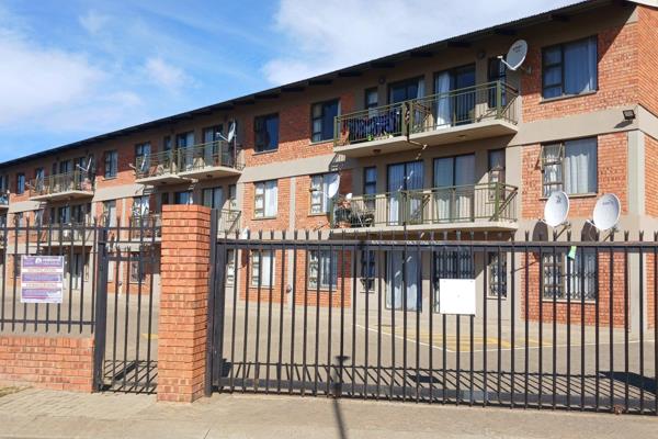 2 Bedroom Apartment in Ehrlich Park