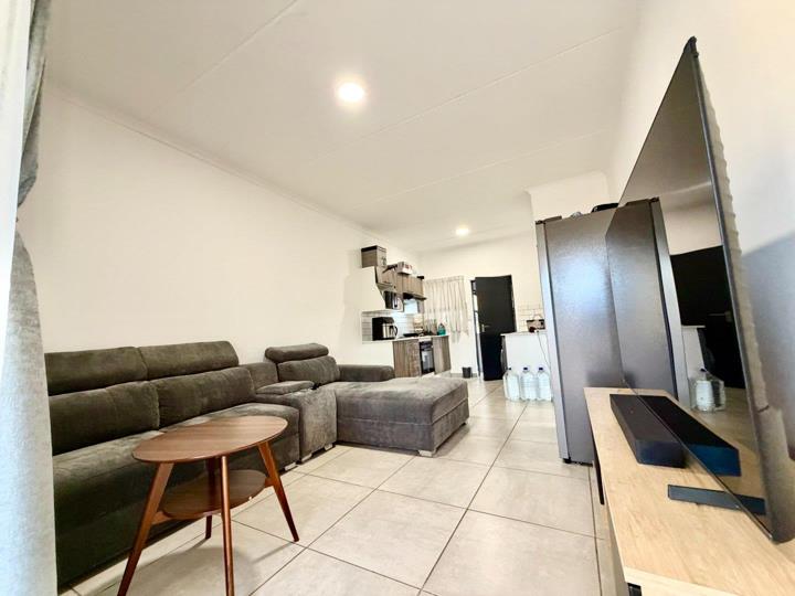Listing number: P24-117302841, Image number: 2