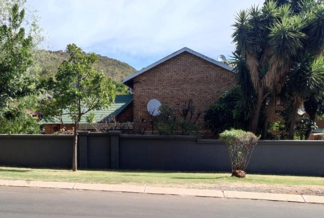 4 Bedroom House for sale in Cashan - 120 Arend Rd - Rustenburg