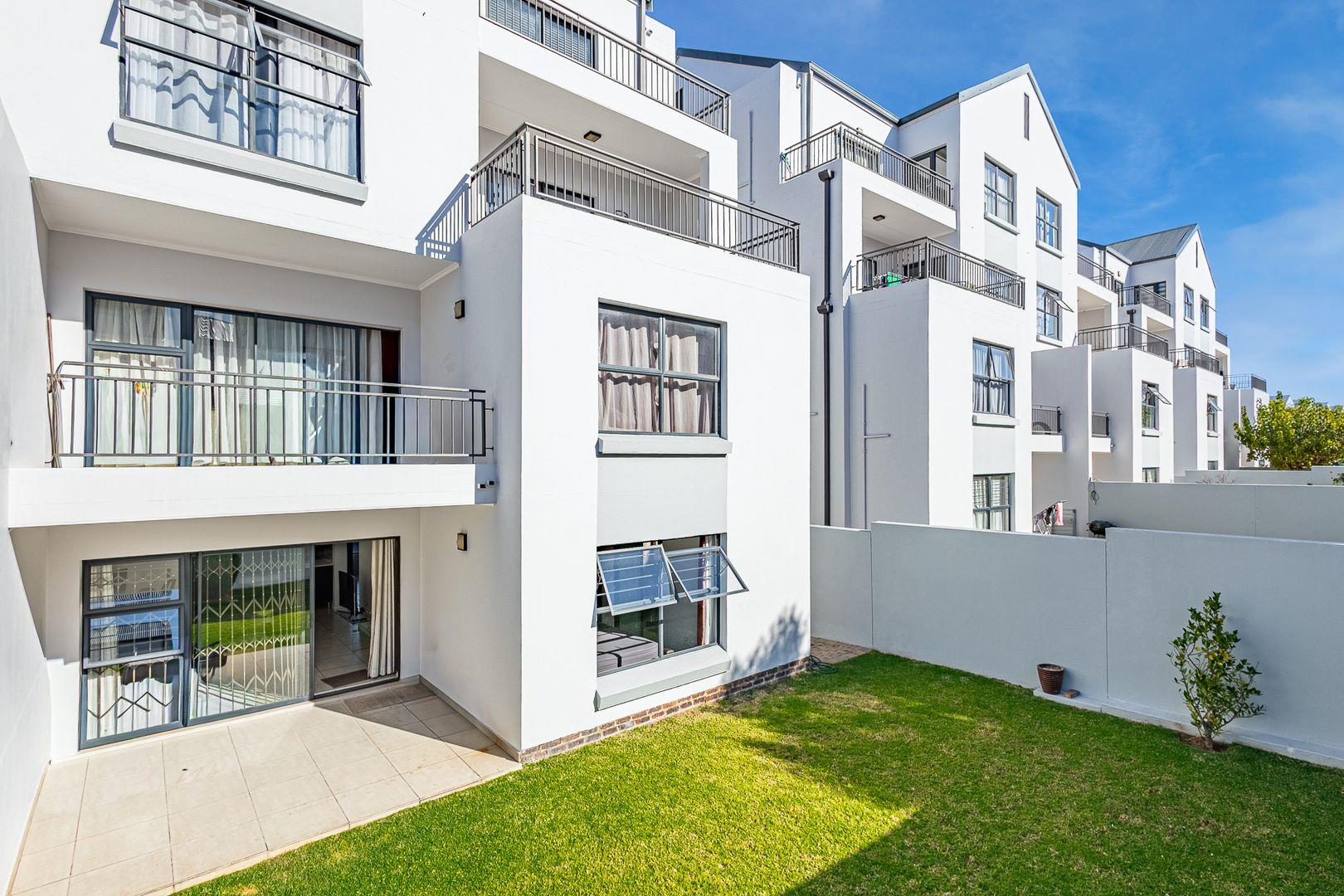 3 Bedroom Apartment / flat for sale in Greenstone Hill - 891 Ss ...
