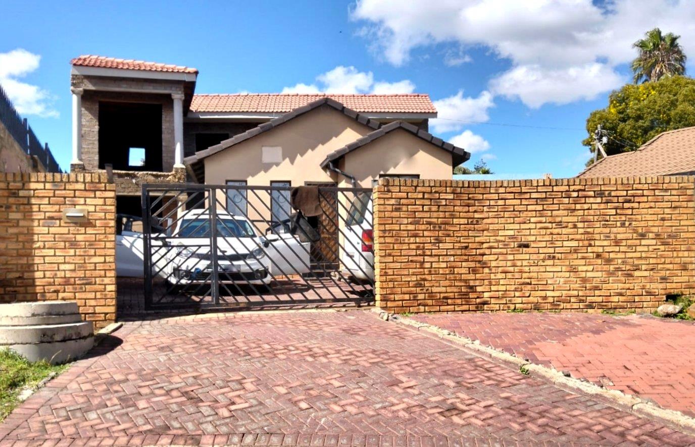 2 Bedroom House for sale in Naturena - P24-117308696
