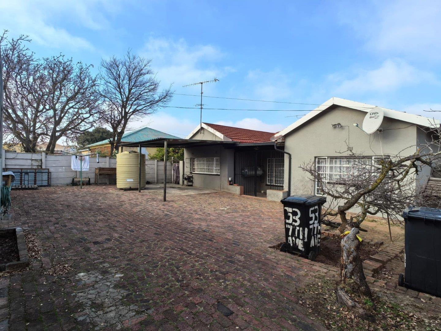 3 Bedroom House for sale in Roodepoort North - 53 Seventh Avenue - P24 ...