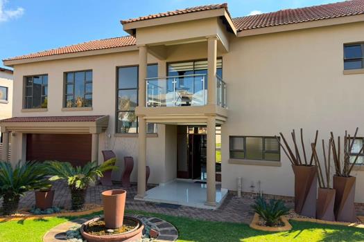4 Bedroom House for sale in Bendor