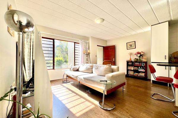 Secure Garden Apartment in Prime Location

Nestled within a sought-after complex ...