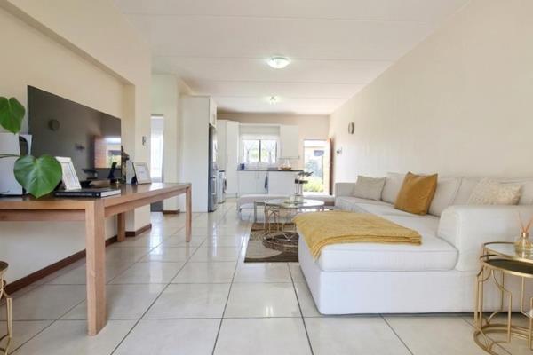 Enjoy secure, spacious ground floor apartment living with the rare bonus of a private garden in leafy Parkview. This well-appointed ...