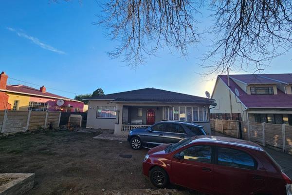 New in the market
Situated at 3 Plinlimmon road
Property still occupied
OFFERS FROM ...