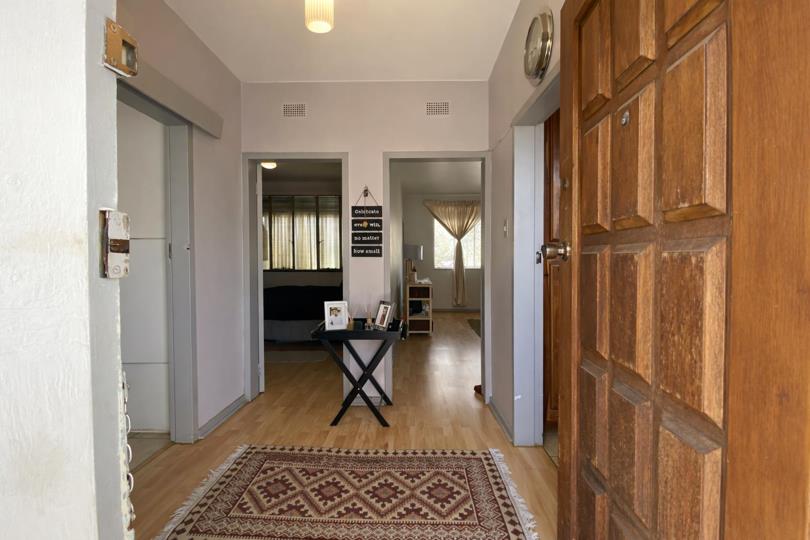 Listing number: P24-117318429, Image number: 2