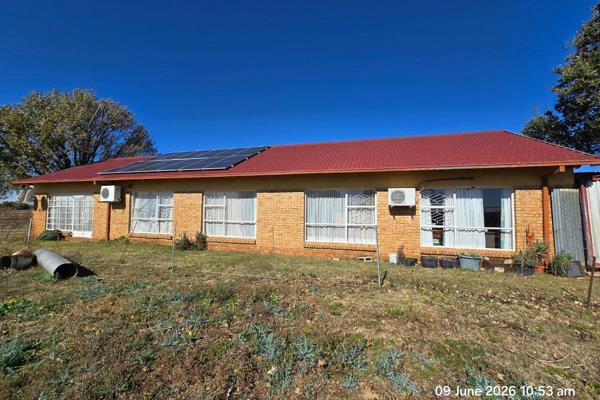 SOLE EXCLUSIVE MANDATE
This remarkable 21-hectare smallholding, conveniently located close to Stilfontein, offers an excellent ...