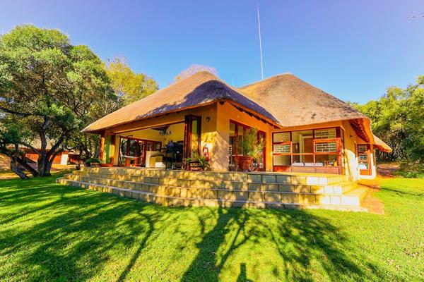Step into luxury with this beautifully upgraded home overlooking the iconic Hartbeespoort Dam.
? Features you’ll love:
Brand new ...