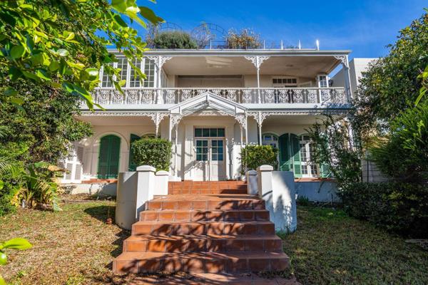 This is an opportunity to take an unrenovated Fresnaye property and create your dream ...