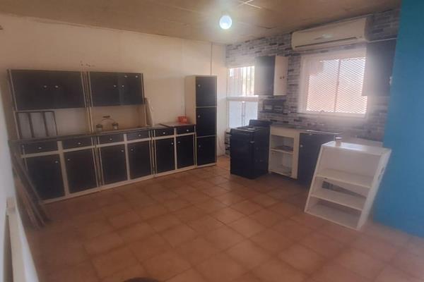 Upstairs 2 Bedroom Apartment for Rental in Protea Park
Situated at a busy business center
Prepaid Electricity and Water
