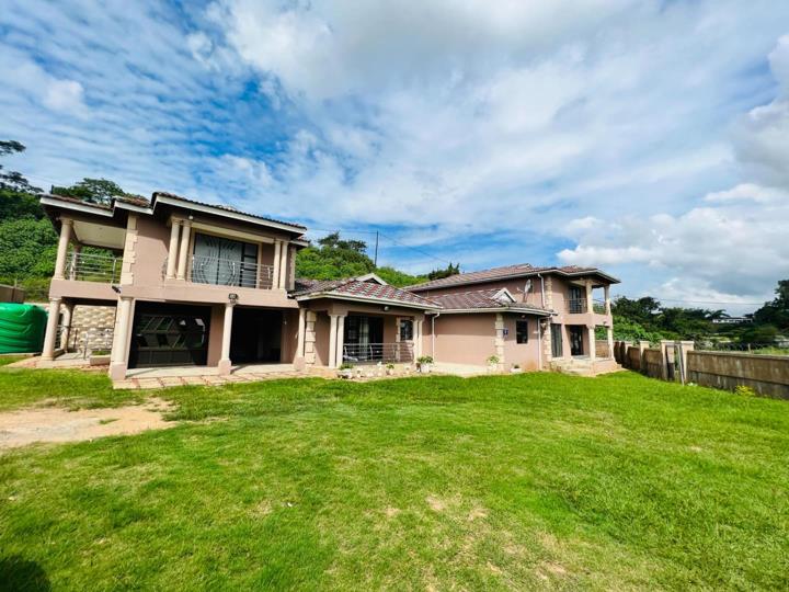 9 Bedroom House for sale in Inanda Congo - P24-117321831