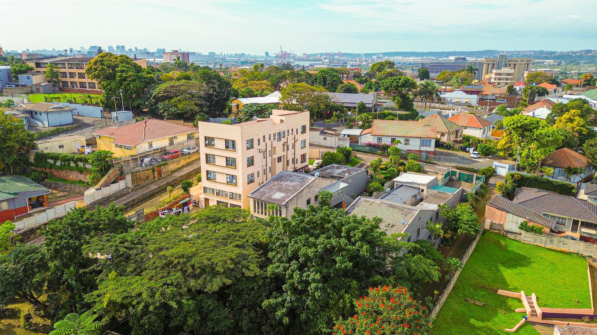 24 Bedroom Apartment / flat for sale in Umbilo - P24-110976310