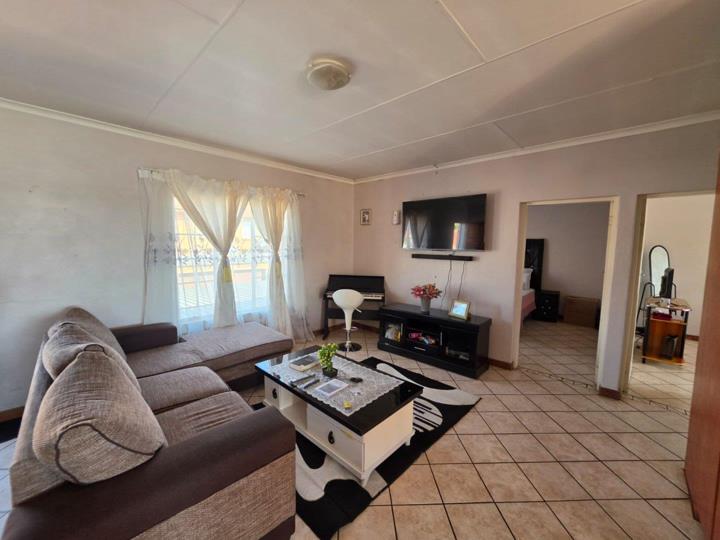 Listing number: P24-117324142, Image number: 3