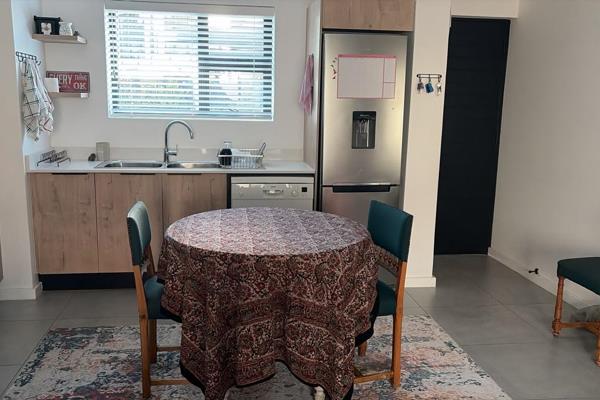 Enjoy comfortable, peaceful living in a well-maintained complex in the heart of Bergvliet.

This single-occupancy room and bathroom ...