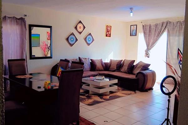 This well-positioned apartment in Bellevue offers comfortable and convenient living, making it an excellent option for first-time ...