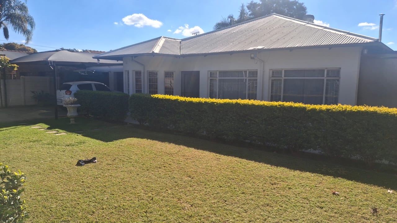 3 Bedroom House for sale in Waverley - 1354a Dunwoodie Avenue - Pretoria