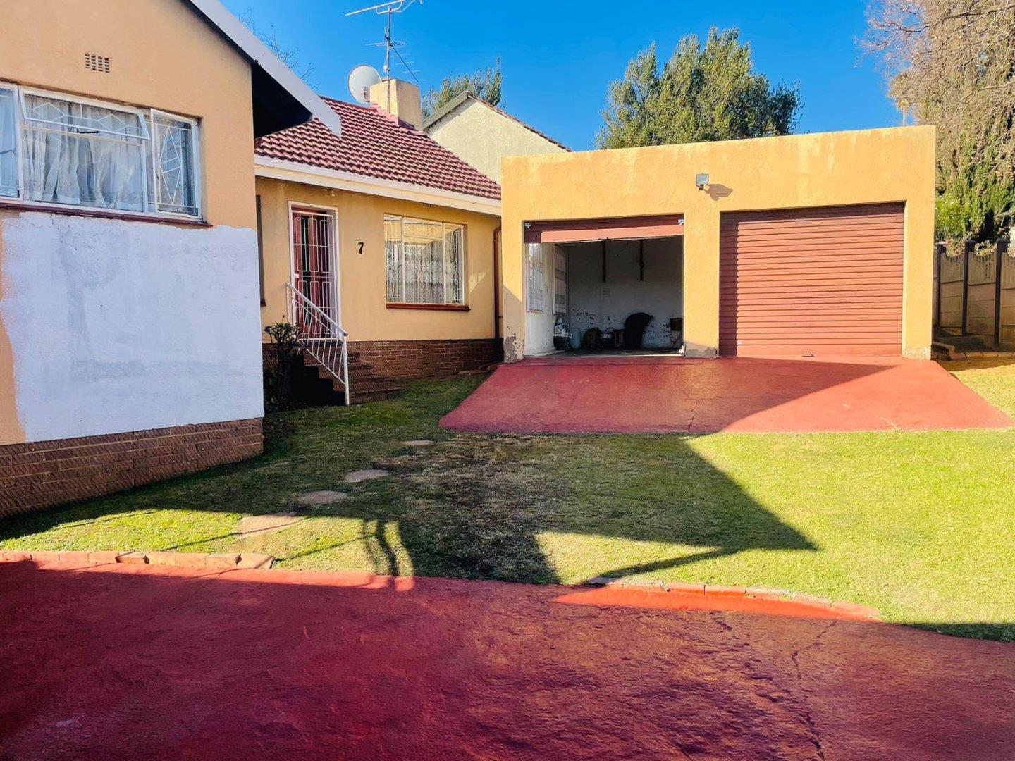 3 Bedroom House for sale in Lindhaven - P24-117326027