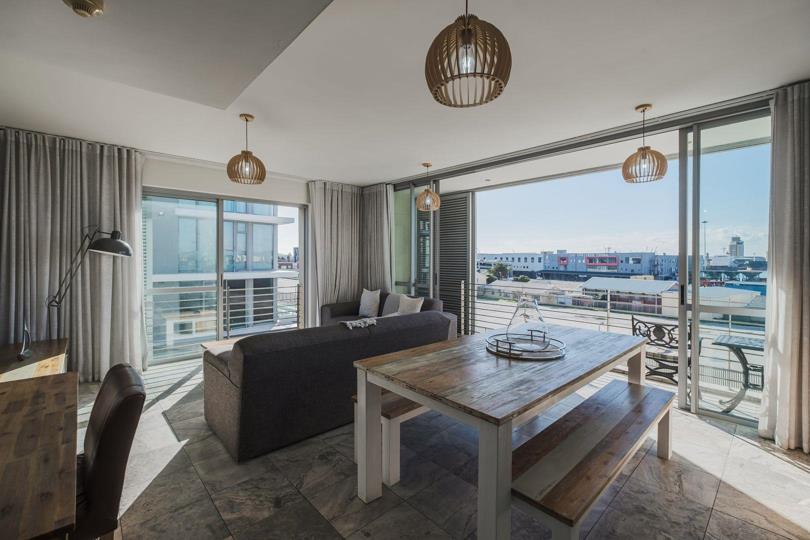 Listing number: P24-117328822, Image number: 3, lounge