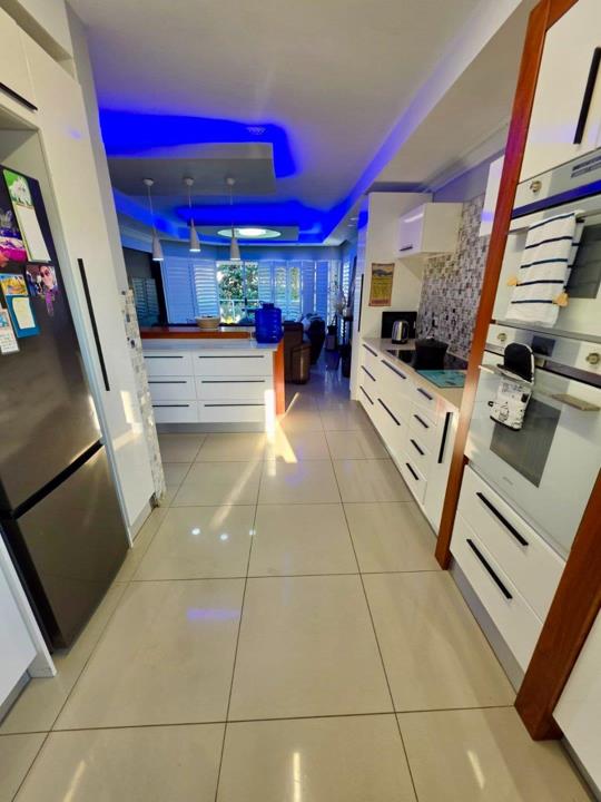 Listing number: P24-117329272, Image number: 2