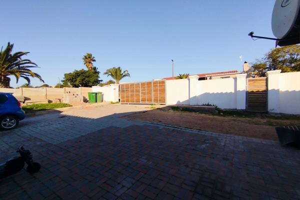 Property Overview

Get the best of both worlds! This spacious, light-filled 3-bedroom home is perfectly positioned on the peaceful ...