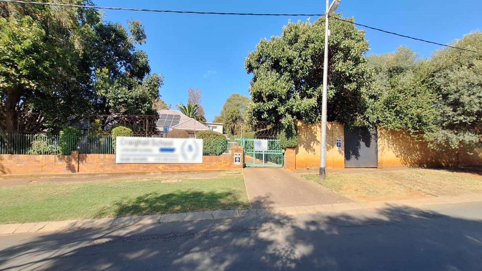 4 Bedroom House for sale in Risidale - P24-117331801