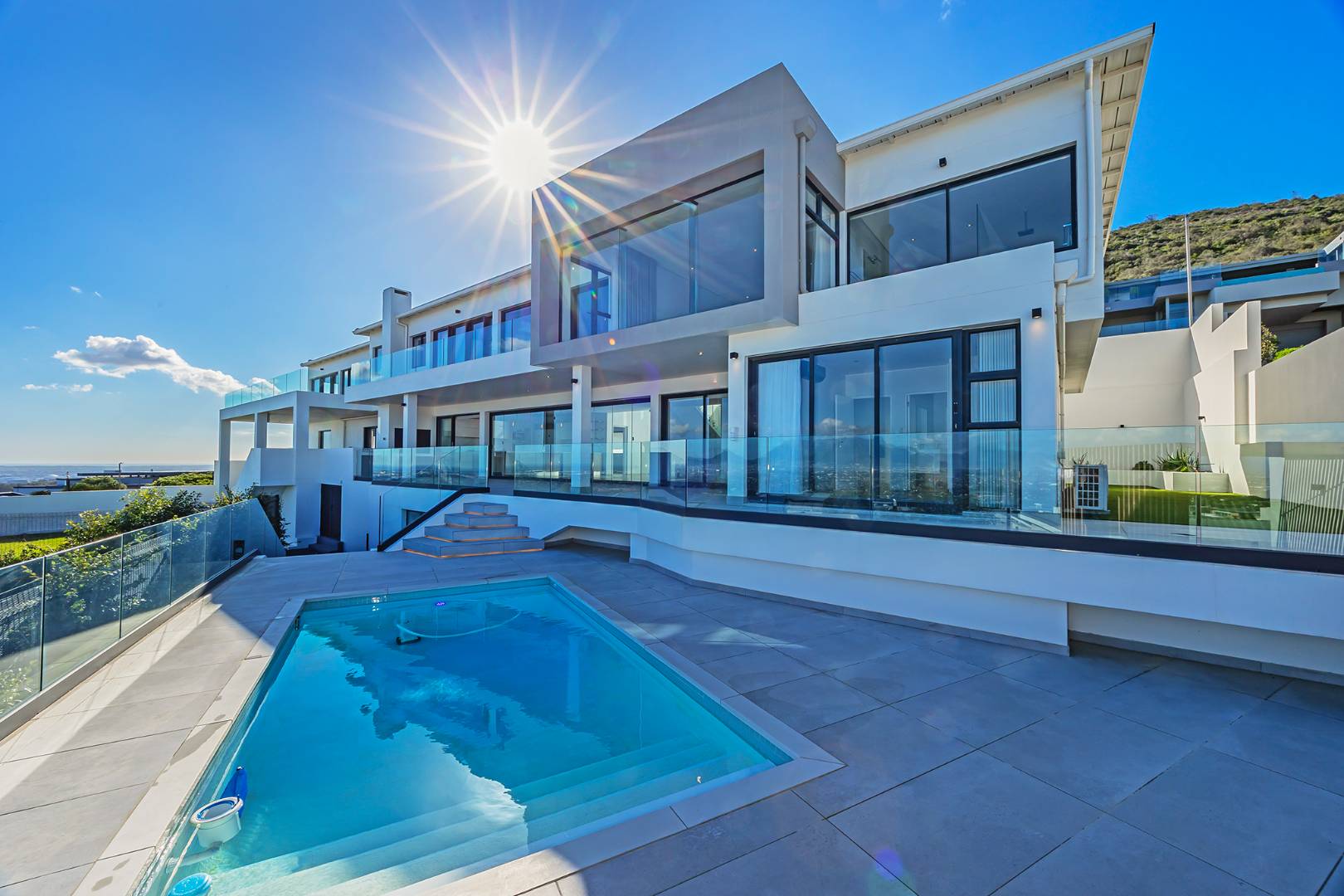 5 Bedroom House for sale in Baronetcy Estate - 5 Balmoral Close - P24 ...