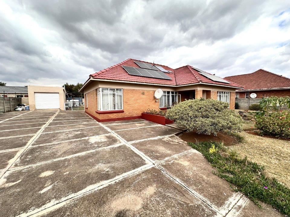 Family home with generous space, security and solar in Westonaria