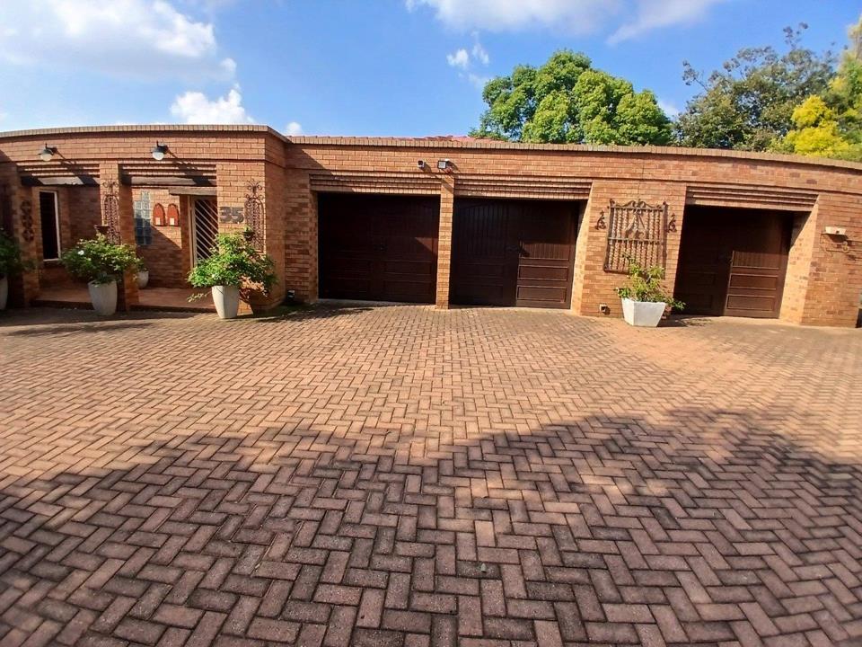 4 Bedroom House in Greenhills in Greenhills, Randfontein