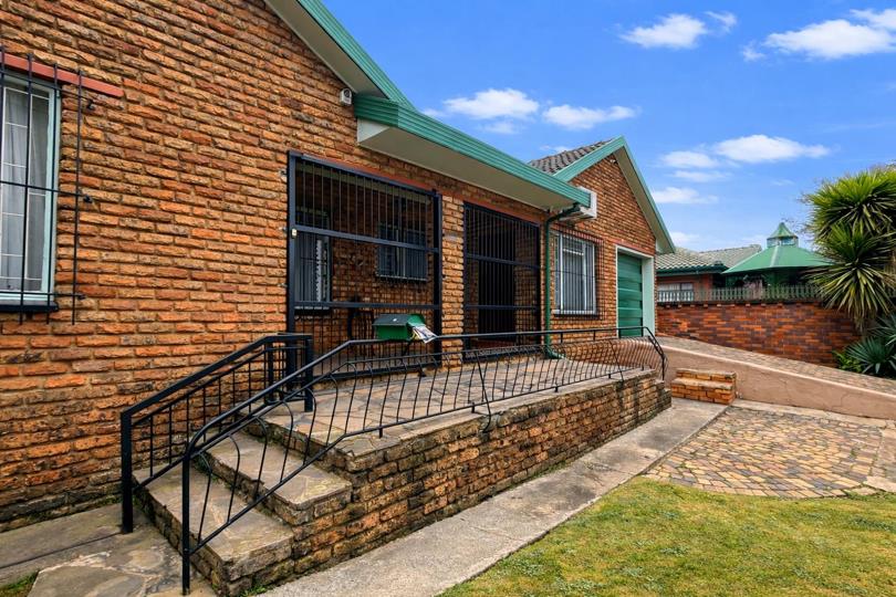 3 Bedroom House for sale in Mindalore - P24-117337305