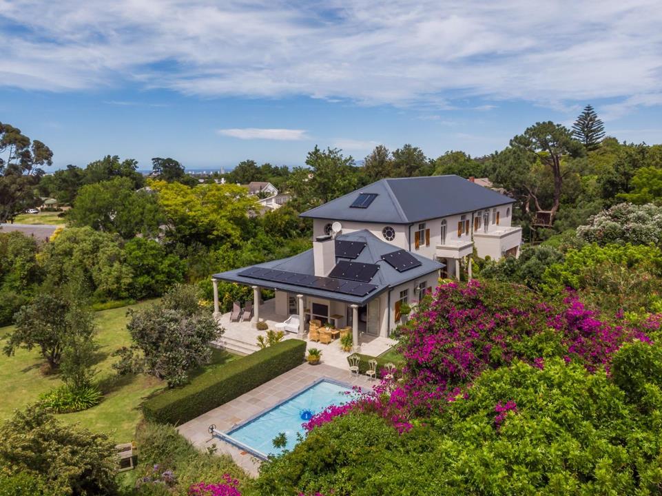 5 Bedroom House for sale in Land & Zeezicht - 4 Paris Rd - Somerset West