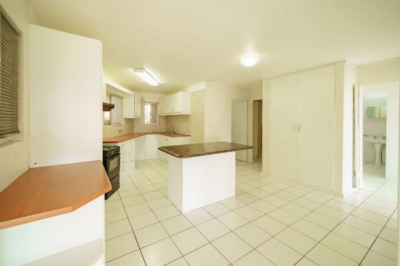 3 Bedroom Apartment / flat for sale in Westbrook - 6 Westbrook Gardens ...