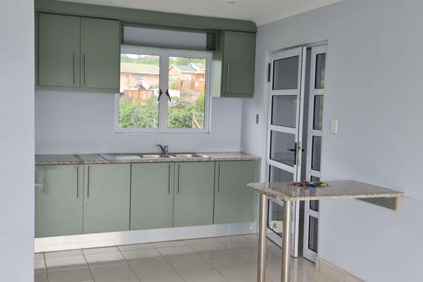 A neat and lovely apartment to rent
2 bedrooms with BIC
kitchen with BIC
Spacious bathroom
Open plan lounge
Safe and secure