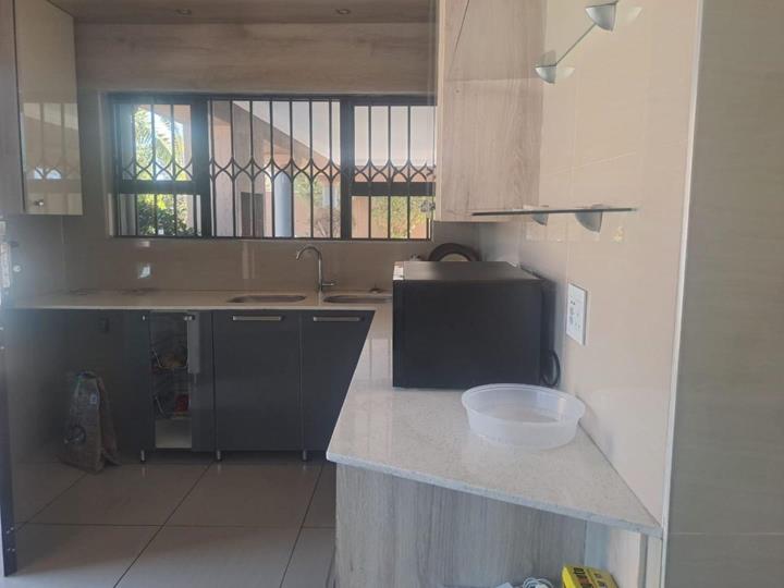 Listing number: P24-117343459, Image number: 2