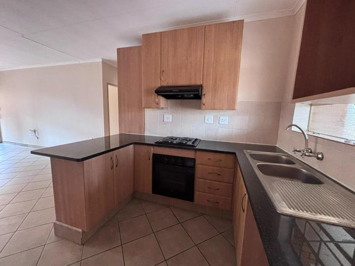 Listing number: P24-117344303, Image number: 2