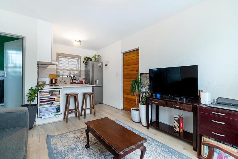 Listing number: P24-110846913, Image number: 2