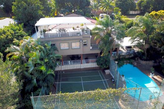 4 Bedroom House for sale in La Lucia