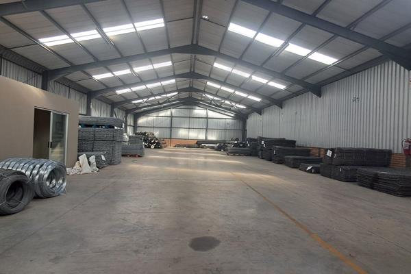 Very neat, upmarket warehouse in the sought-after Meisies Halt Industrial Area. This versatile property features a high-rise roller ...