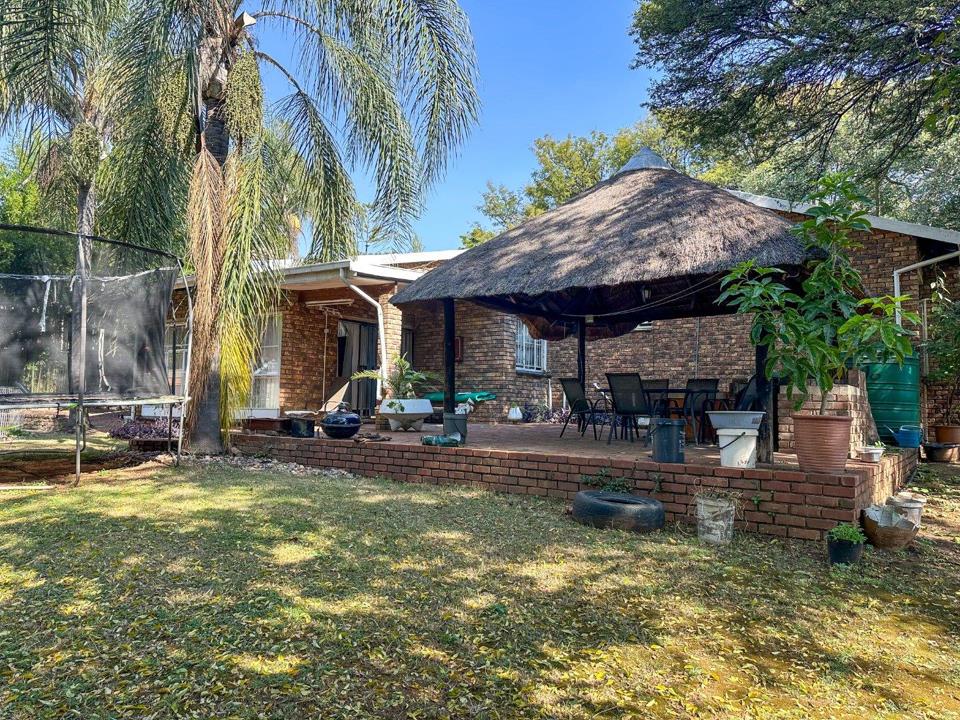 5 Bedroom House for sale in Waterkloof Glen - 434 Yvonne Street - Pretoria