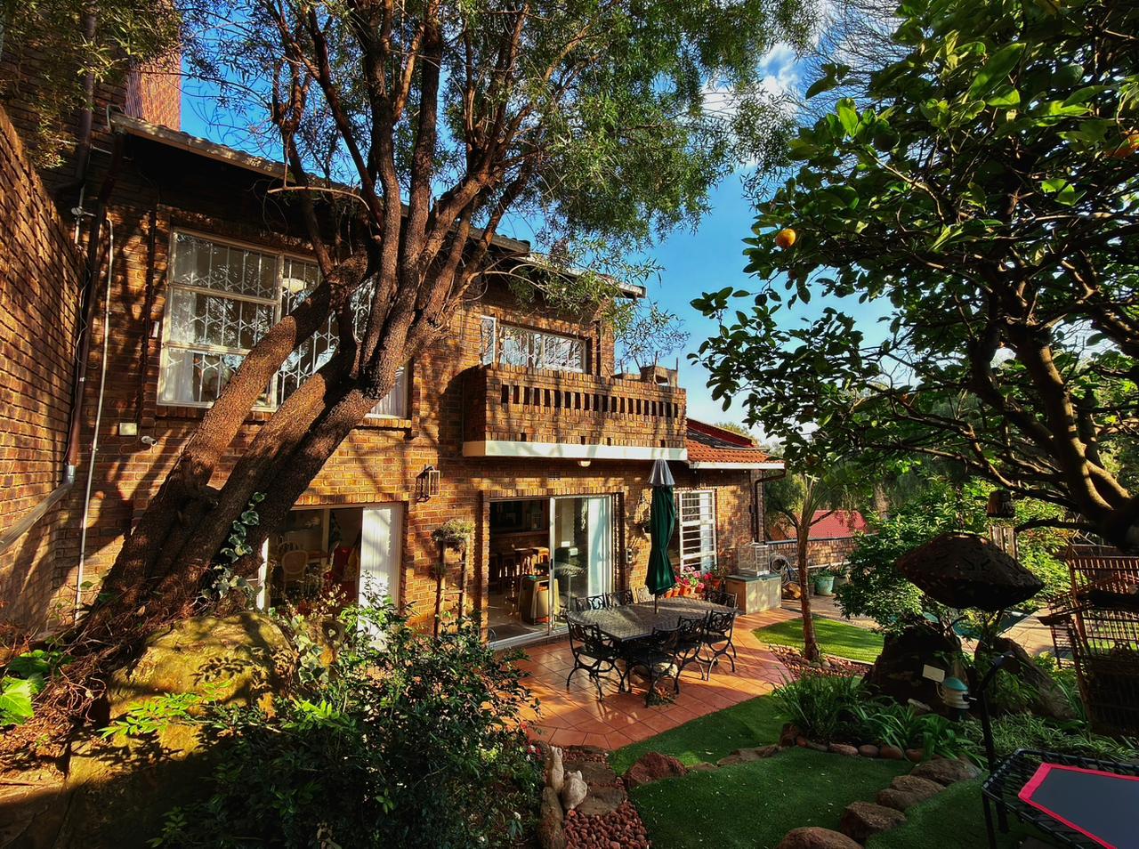 3 Bedroom Townhouse for sale in Mulbarton - P24-117350674