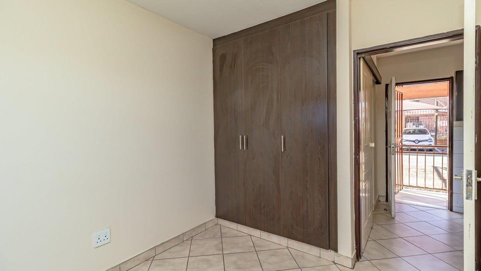 Listing number: P24-117716632, Image number: 3