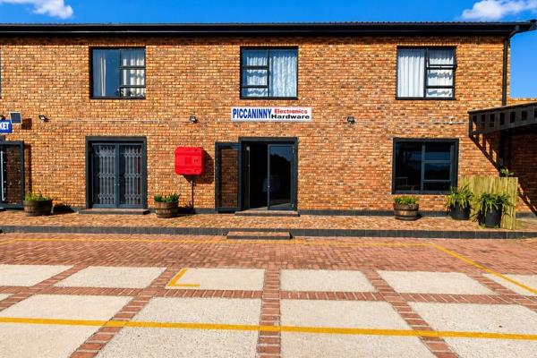 Position your business in the heart of Fisherhaven with this well-located commercial property offering approximately 150 m2 of ...