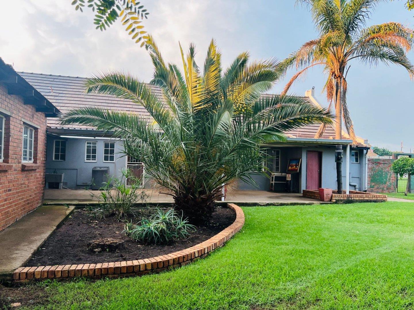 4 Bedroom House for sale in Witfield - P24-117353876