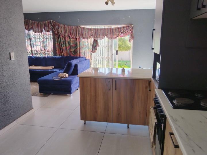 Listing number: P24-117356448, Image number: 3, Image