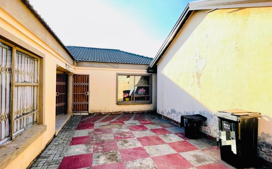 4 Bedroom House for sale in Rabie Ridge - 789 Hilda Street - P24-117359242