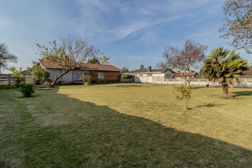 3 Bedroom House for sale in Strubenvale - P24-117360667